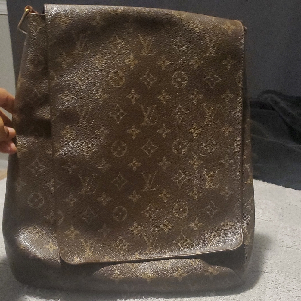 Louis Vuitton Salsa GM bag No Strap Measurements In Pics COA included